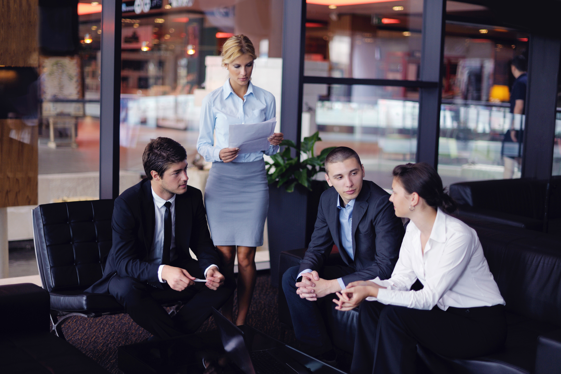 corporate translation services meeting - Absolute Translations